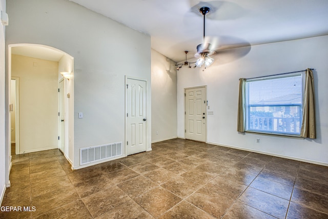 empty room with ceiling fan