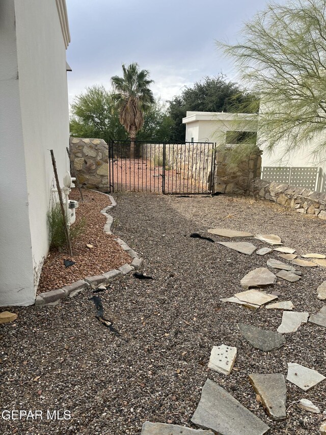 6357 Calle Del Rio Ln, El Paso, TX 79912 - photo 3