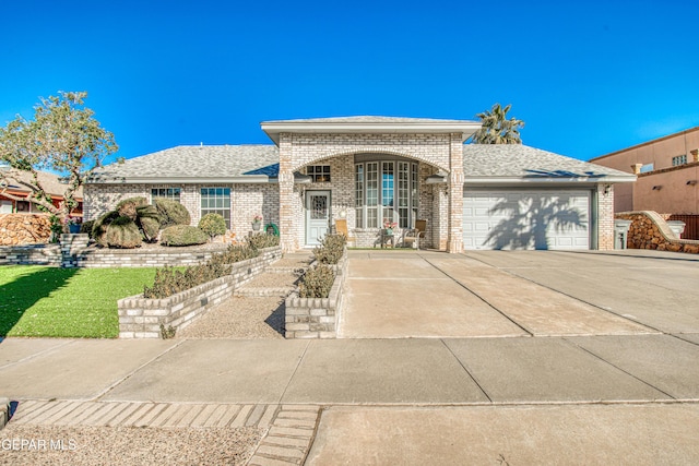 view of front facade with a garage