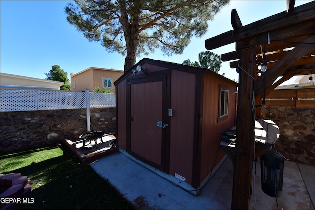 view of outbuilding