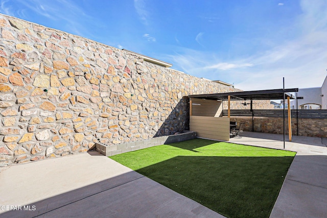 view of yard with a patio area