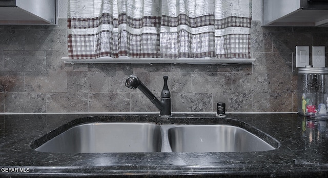 kitchen featuring sink