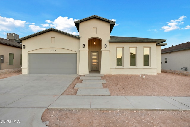 view of front facade featuring a garage