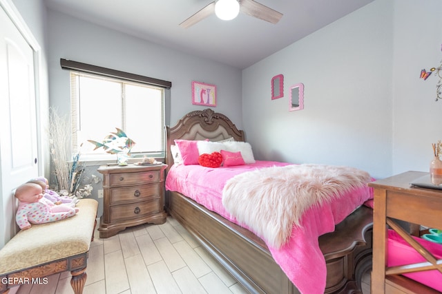 bedroom with ceiling fan