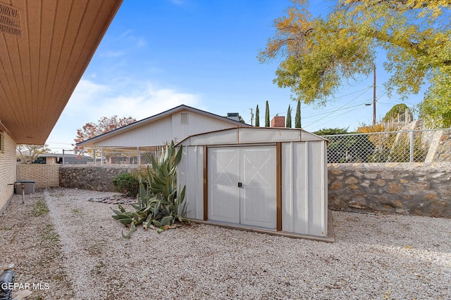 view of outbuilding