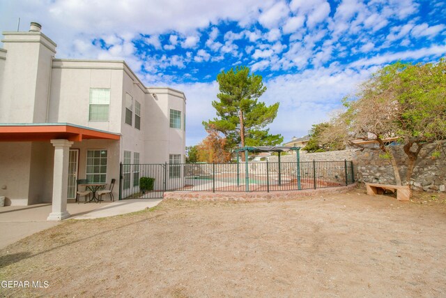 view of yard with a patio area