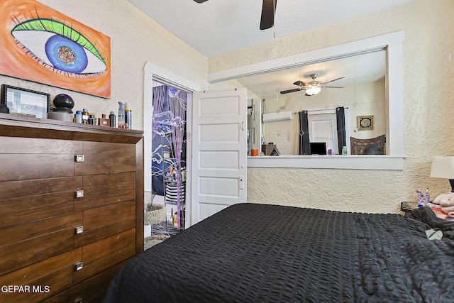 bedroom with ceiling fan