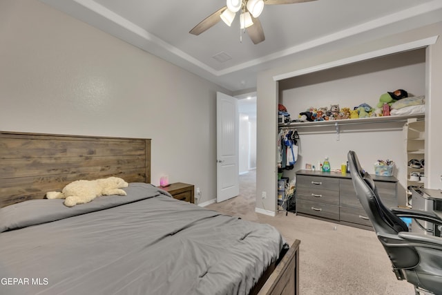 912 Crystal Deer Dr, El Paso, TX 79928 - bedroom featuring ceiling fan, light carpet, and a closet