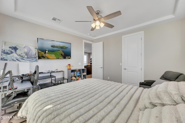 912 Crystal Deer Dr, El Paso, TX 79928 - bedroom featuring a tray ceiling and ceiling fan