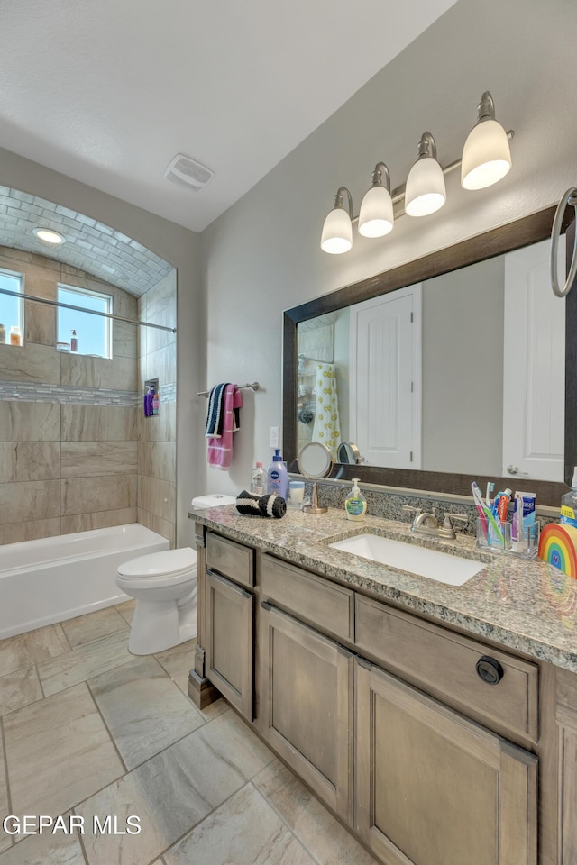912 Crystal Deer Dr, El Paso, TX 79928 - full bathroom featuring vanity, toilet, and tiled shower / bath