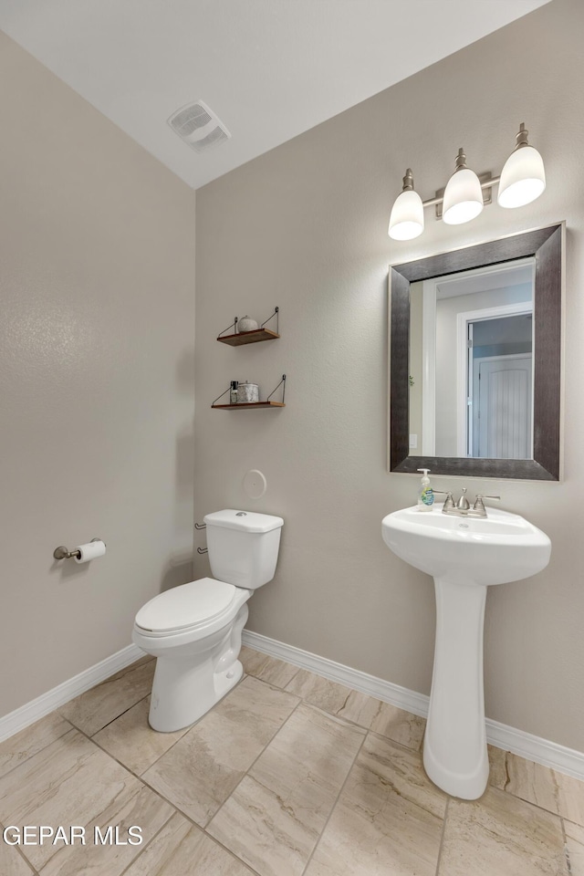 912 Crystal Deer Dr, El Paso, TX 79928 - bathroom featuring toilet