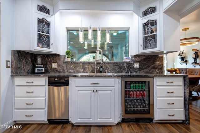 11179 Leo Collins Dr, El Paso, TX 79936 - indoor bar featuring backsplash, dark wood-style floors, and beverage cooler