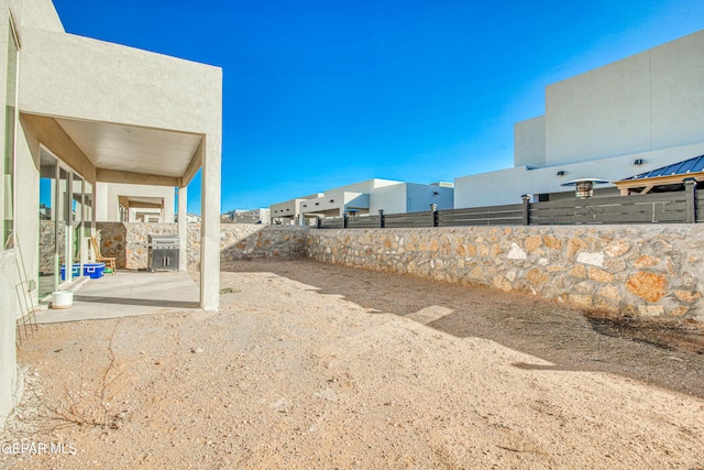 view of yard with a patio