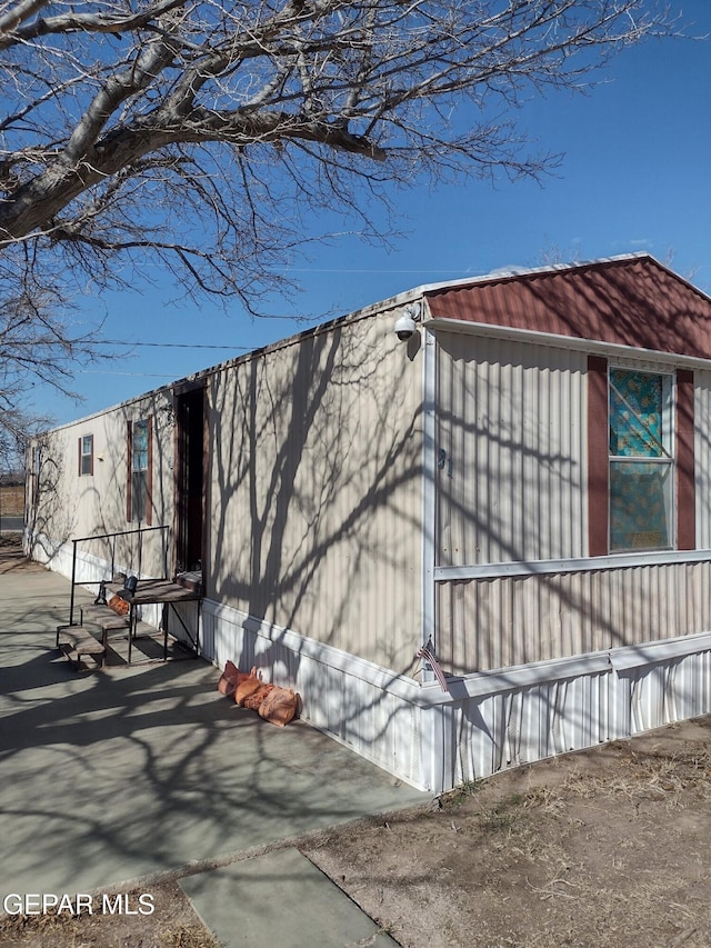 view of home's exterior