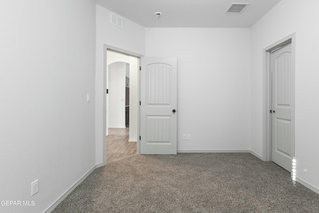 unfurnished bedroom featuring carpet floors