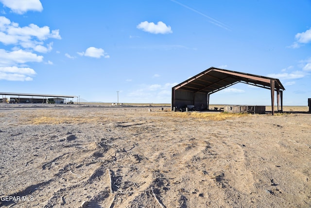 view of yard featuring a rural view