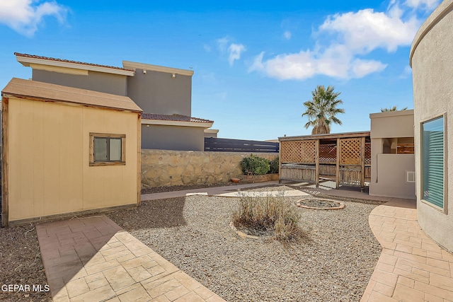 view of yard featuring a patio