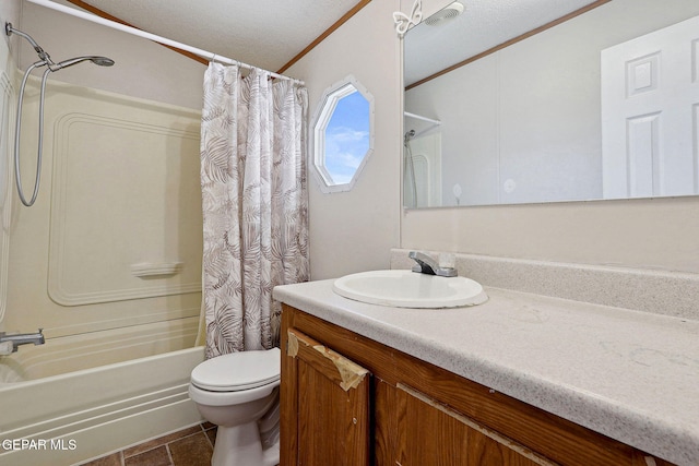 full bathroom with crown molding, a textured ceiling, toilet, vanity, and shower / tub combo