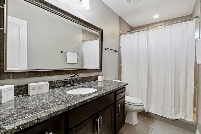 7828 Enchanted View Dr, El Paso, TX 79911 - full bathroom featuring vanity, tile patterned floors, and curtained shower