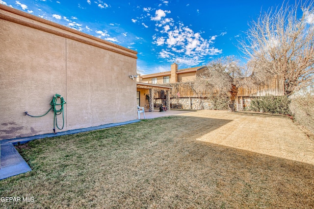 view of yard featuring a patio