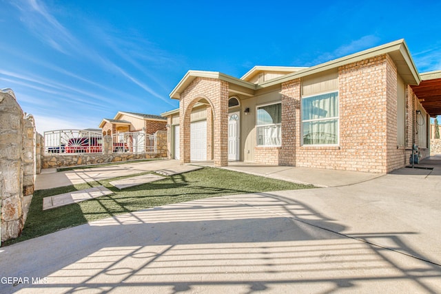 view of front of home featuring a garage