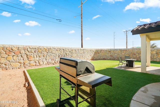 view of yard with a patio