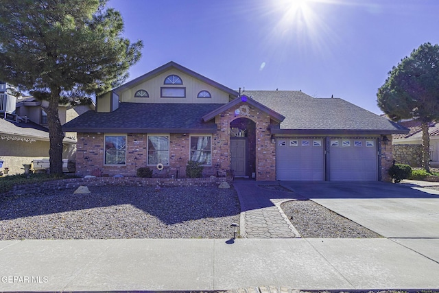 view of front facade featuring a garage