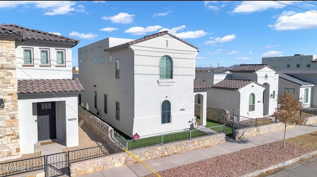 view of mediterranean / spanish-style house