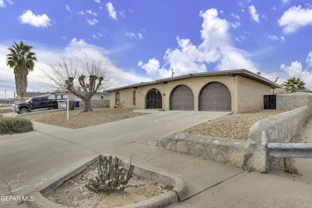 view of front facade with a garage