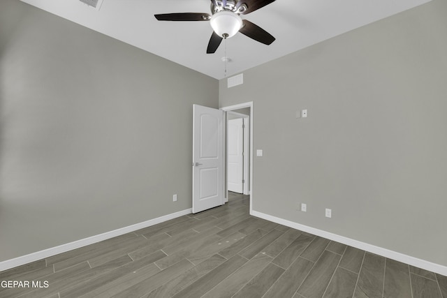 empty room featuring ceiling fan