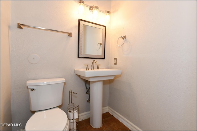 550 Shadow Willow Dr, El Paso, TX 79922 - bathroom featuring tile patterned floors and toilet