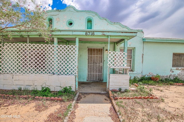 view of front of property