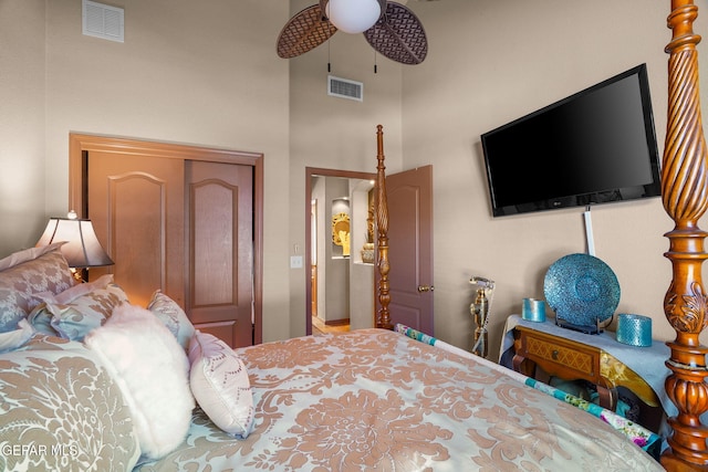 bedroom featuring ceiling fan