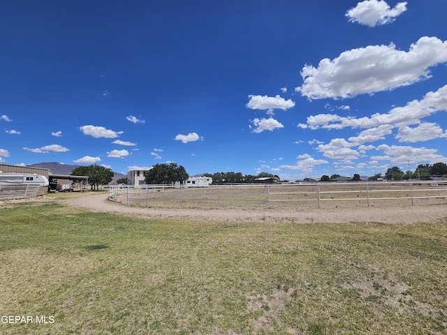 view of yard featuring a rural view