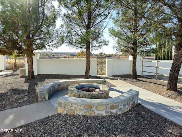 view of front of home featuring a fire pit