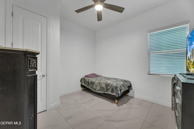 bedroom with ceiling fan