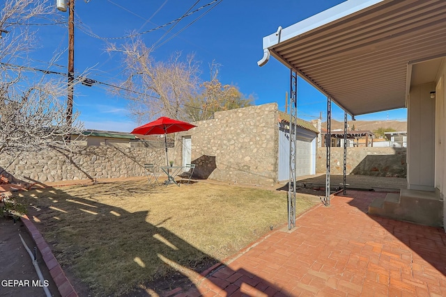 view of yard with a patio