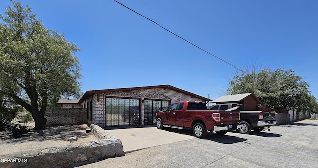 view of front of property