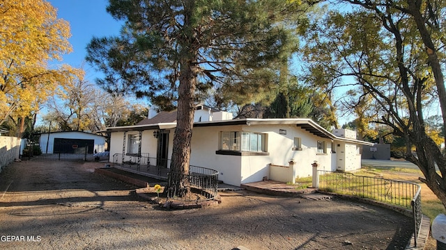 view of front of property