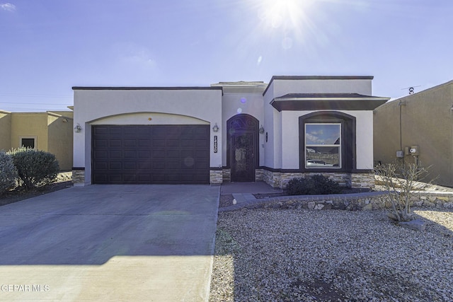 view of front facade with a garage