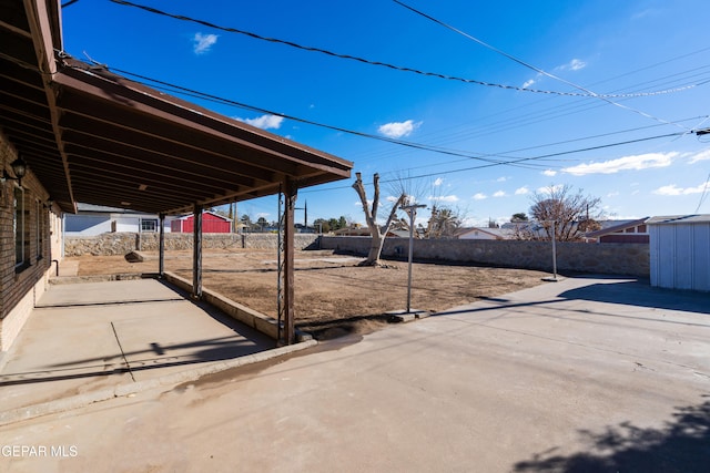 view of yard featuring a patio area