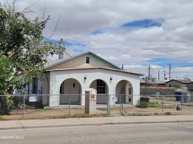 view of front of property featuring covered porch