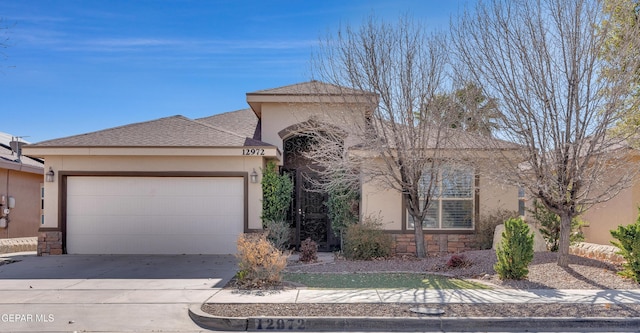 view of front facade with a garage