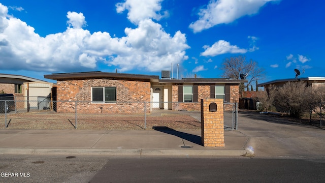 view of front of property