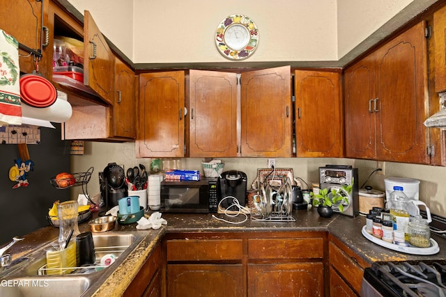 kitchen featuring sink