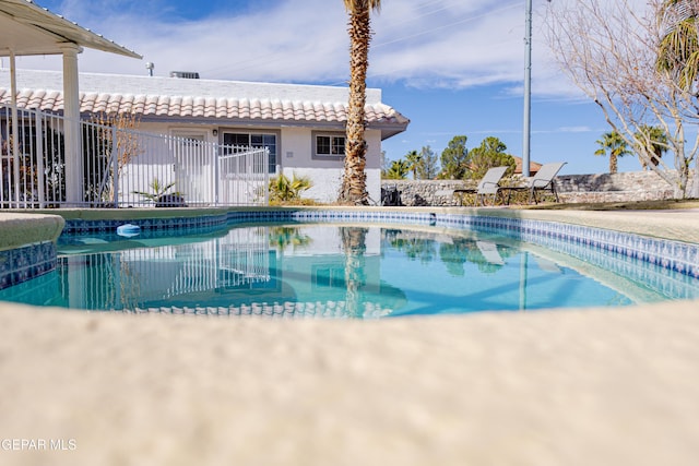 view of swimming pool