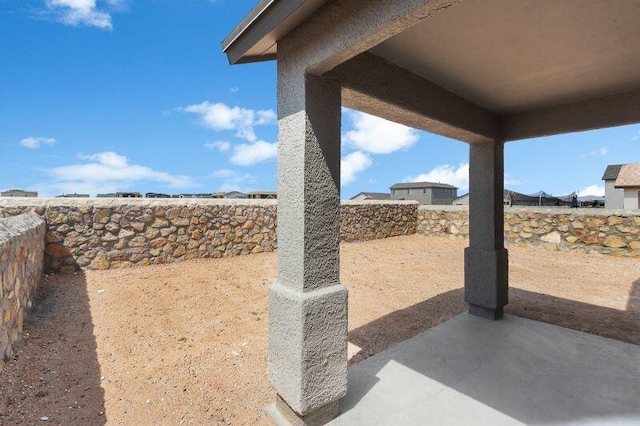 view of yard featuring a patio area