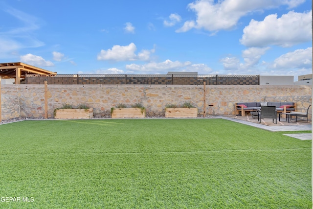 view of yard with a patio