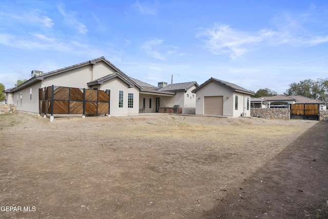 view of front facade featuring a garage