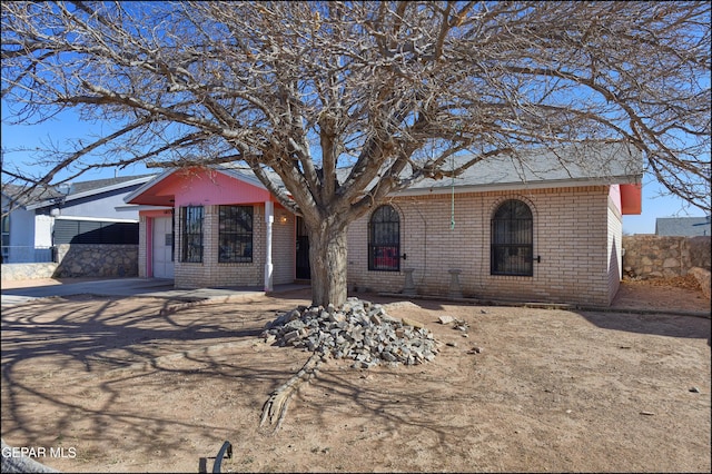 view of front of property